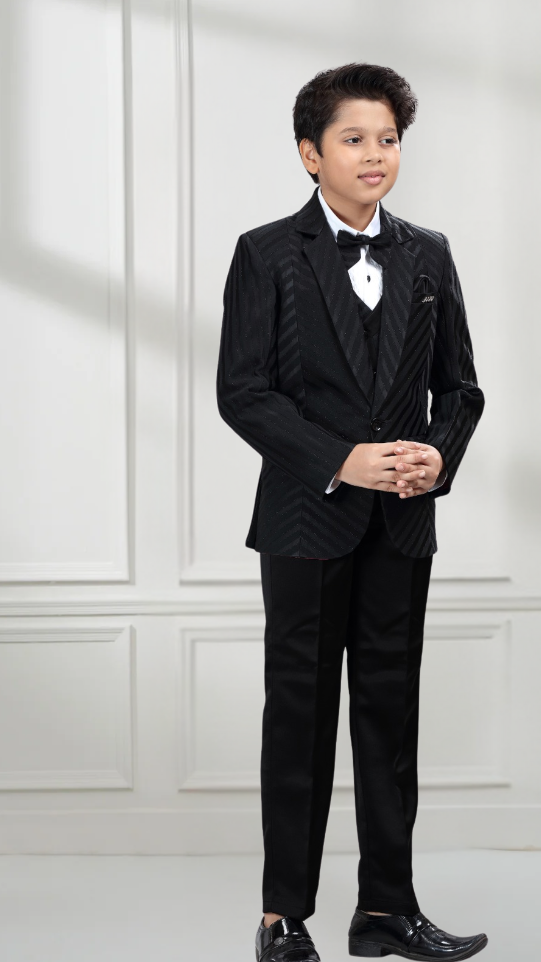 Tuxedo black